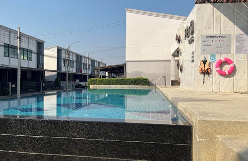 Pak Kret House | Private 3 bedrooms Townhouse in Nonthaburi Full privacy, no shared indoor spaces