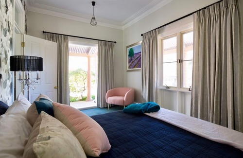 Arcadia Bed & Breakfast | Private 3 Room Queen Suite with Pool in Chanticleer Gardens Estate, Arcadia