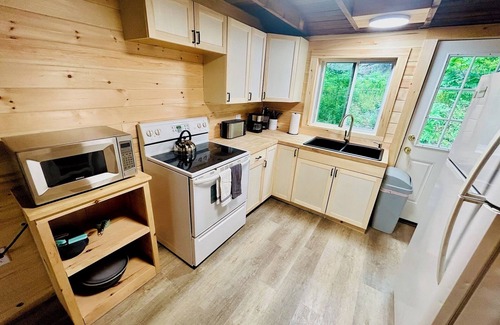 Dedham Cabin | Private 3BR Lakefront Cottage on Green Lake @ Jenkins Beach #3