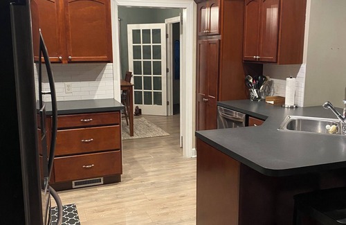 Pompey House | Private 4-bedroom house on a golf course…15 minutes to Syracuse University