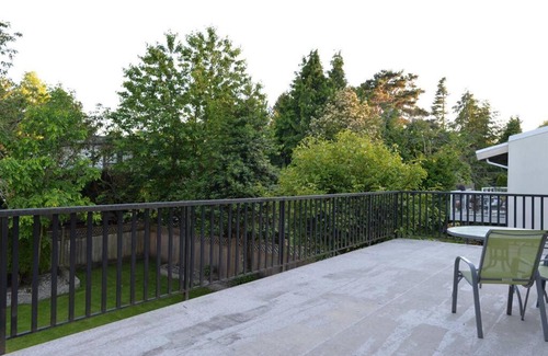 White Rock House | Private 4 bedrooms house with full kitchen & living room