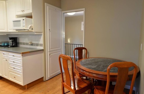White Rock House | Private 4 bedrooms house with full kitchen & living room