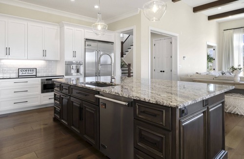 Buechel House | Private 6-acre haven in serene east Louisville near Valhalla.
