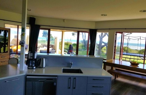 Ohope House | Private Absolute Beachfront 4 Bedroom House