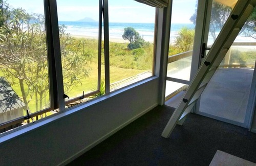 Ohope House | Private Absolute Beachfront 4 Bedroom House