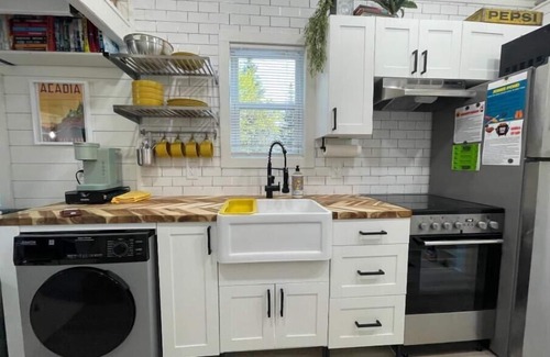 Gouldsboro House | Private And Cozy Tiny Home For Your Acadia Escape. Pet Friendly with Kayaks.