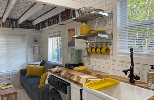 Gouldsboro House | Private And Cozy Tiny Home For Your Acadia Escape. Pet Friendly with Kayaks.