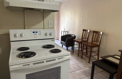 Gainesville House | Private and Peaceful 2/1 in NW Gainesville -4 miles to UF