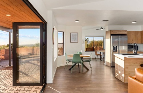 Sunnyslope House | Private and Quiet with stunning views