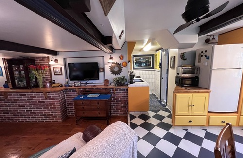 Eagle Rock Apartment | Private and serene studio in beautiful Glendale with private entrance