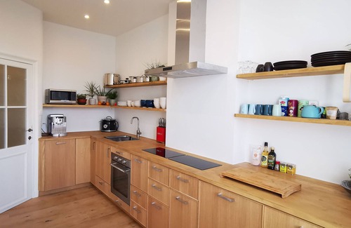 Tournai Apartment | Private apartment along the Scheldt + Private parking