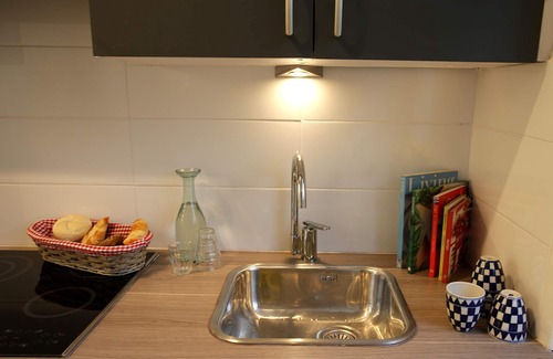 Rijnbuurt Apartment | Private Apartment in Good Area