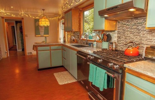 Marietta-Alderwood House | Private Artist Waterfront Estate