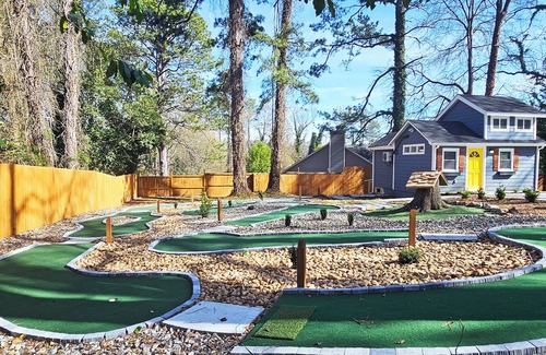 Forest Park Cabin | Private Atlanta Tiny House with nMini Golf Course