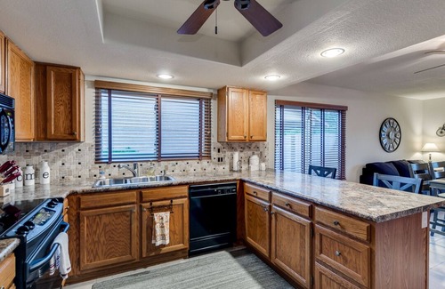 Westbrook Village House | Private backyard, & heated pool . Enjoy Spring Training, Football, PGA & Nascar