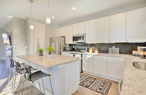 University Hills House | Private Balcony: Pet-Friendly Denver Escape!