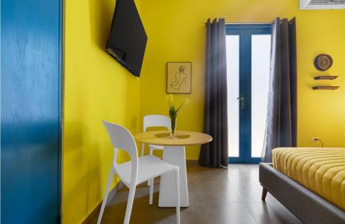Sagrado Corazon Apartment | Private Balcony with City View Studio MM5
