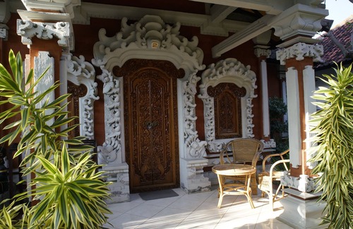 Anturan House | Private Balinese-style Bungalow and pool