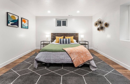 Lakewood House | Private Basement Perfect For Concerts & Adventures