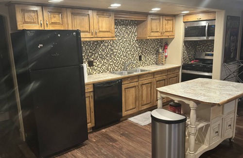 Herriman House | Private Basement With Home Theater & Fast WIFI