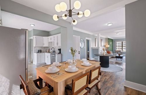 Morton Meadows House | Private Bd + Lounging RM, Near UNMC & Blackstone - Shared House
