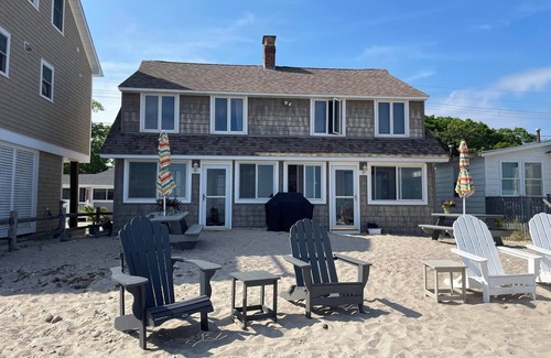 Old Lyme House | Private Beach - Charming 3-bedroom cottage in peaceful Old Lyme with WiFi, AC