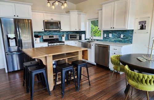 Smyrna House | Private Beach-Hot Tub-Tiki Bar-Grill-Pontoon-Game Room-Kayaks-Fires-35min to GR