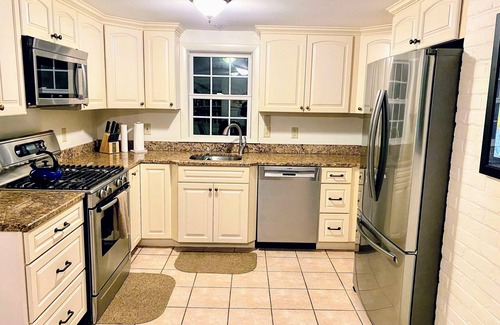 Hyannis House | Private Beach on Nantucket Sound - Walk to Beach, Town, Harbor!