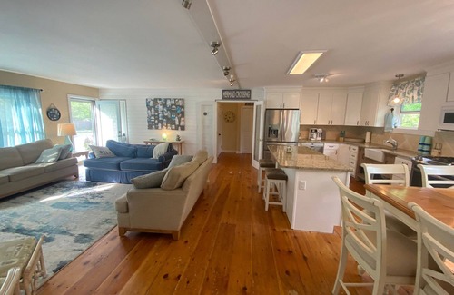 South Dennis House | Private beach on saltwater pond, dog friendly 4BR in secluded neighborhood.