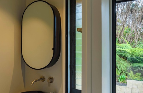 Matapouri House | Private Beach Sanctuary - Matapouri Holiday Home
