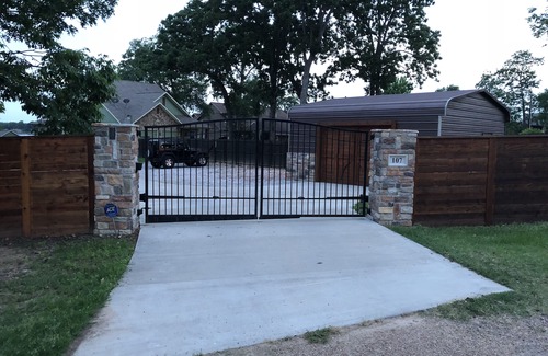 Enchanted Oaks House | Private Beautiful Waterfront Home. Boat Dock to enjoy Sunrise and Sunsets!
