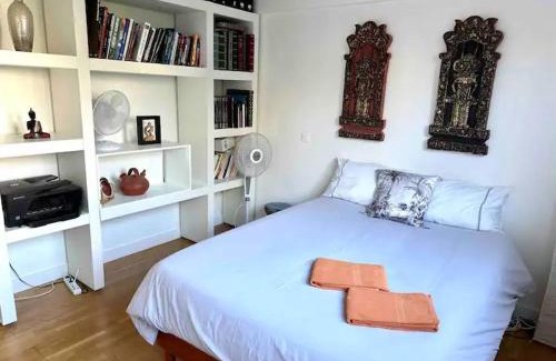 Notre-Dame-des-Champs House | Private bedrooms near Eiffel Tower