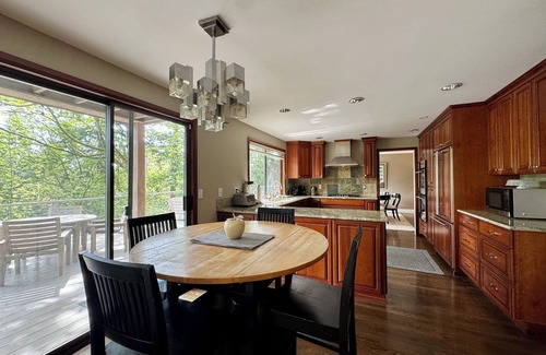 Northwest Bellevue House | Private Bellevue Sanctuary with View