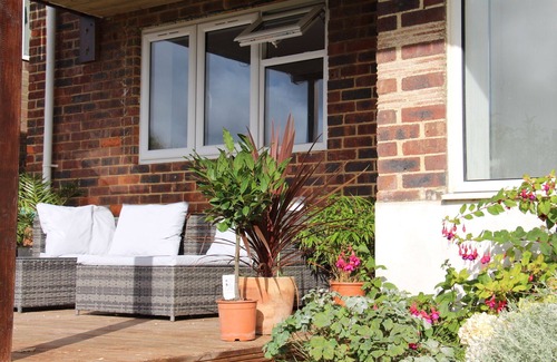 Saltdean Apartment | Private Brand New Coastal Garden Flat