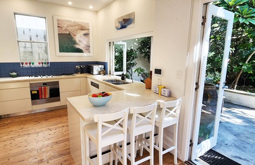 Bronte House | Private Bronte Beach House with Ocean Views and Parking
