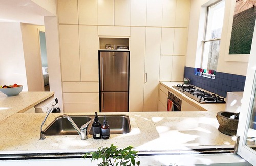 Bronte House | Private Bronte Beach House with Ocean Views and Parking