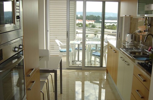 Sao Martinho do Porto Apartment | Private Condominium, 400 Metres From The Beach, 2 Minutes from Market And Shops