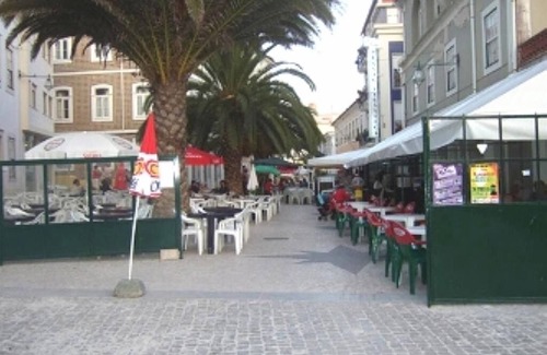 Sao Martinho do Porto Apartment | Private Condominium, 400 Metres From The Beach, 2 Minutes from Market And Shops