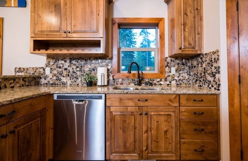Tamarack Resort Cabin | Private Cabin at the Foot of West Mountain- Hot Tub