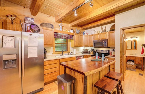 Deep Gap Cabin | Private Cabin on 2 Acres: Hot Tub, 10 Mi to Boone!