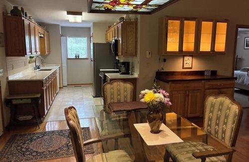Young Harris House | Private COMFY SECLUDED MOUNTAIN HOME surrounded by trees & views of nature.