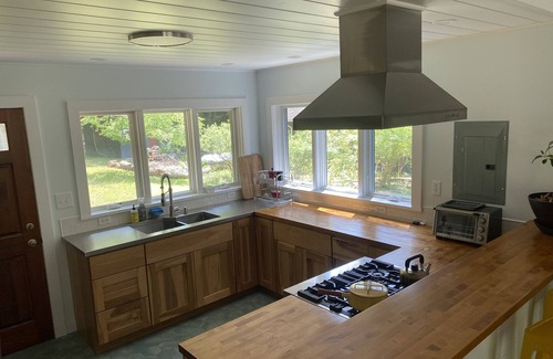 Kerhonkson Cottage | Private cottage getaway on a beautiful creek.