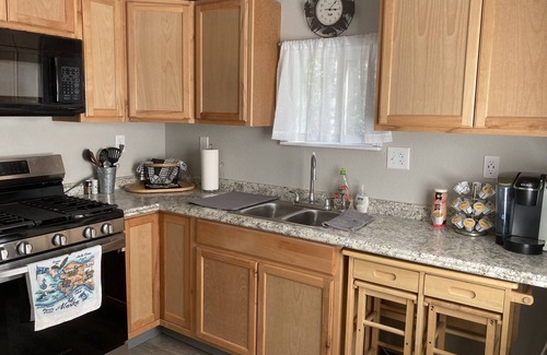 Willow Cottage | Private Cottage on 5 wooded acres