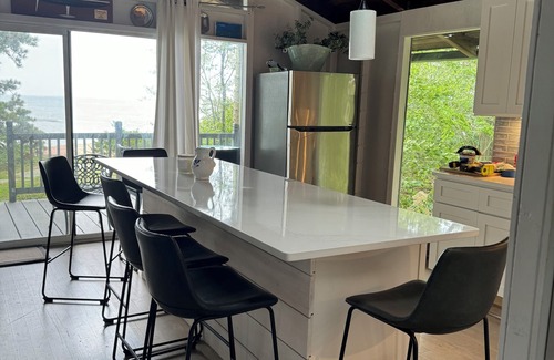 Branford Cottage | Private Cottage on Thimble Islands: 3-bedrooms & tons of private outdoor space