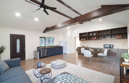 Canyon Lake Cottage | Private Cottage w HOT TUB & Oak Grove