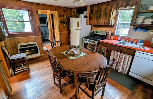 Indian Lake Cottage | Private, Cozy Cottage in the woods