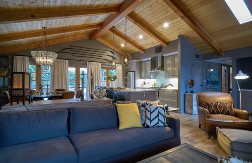 Palm Springs House | Private Desert Oasis - Luxurious & Modern, Salt-Water Pool & Spa