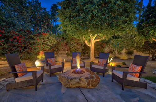 Palm Springs House | Private Desert Oasis - Luxurious & Modern, Salt-Water Pool & Spa