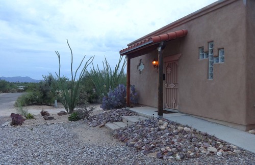 Sunset Manor Villa | Private desert villa w/King & Queen beds, Mtn views Oro Valley & NW Tucson area