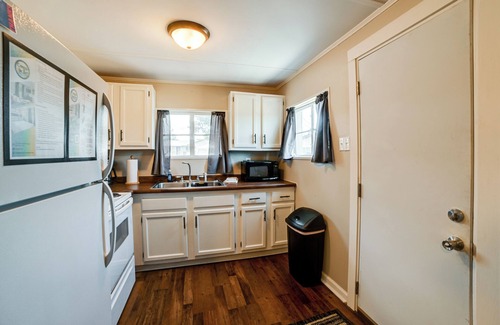 Buchanan Cabin | Private Dock & Slip: Kentucky Lake Cottage!